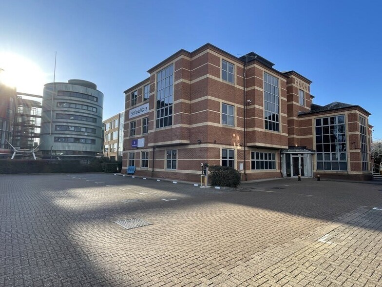 St Cloud Way, Maidenhead à louer - Photo du bâtiment - Image 1 de 2