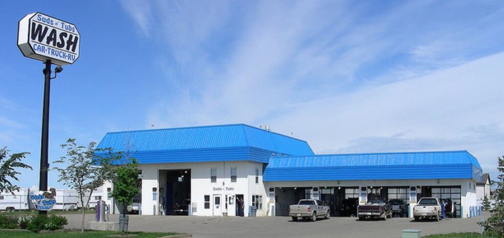 10620 117 Av, Grande Prairie, AB for sale - Building Photo - Image 3 of 4