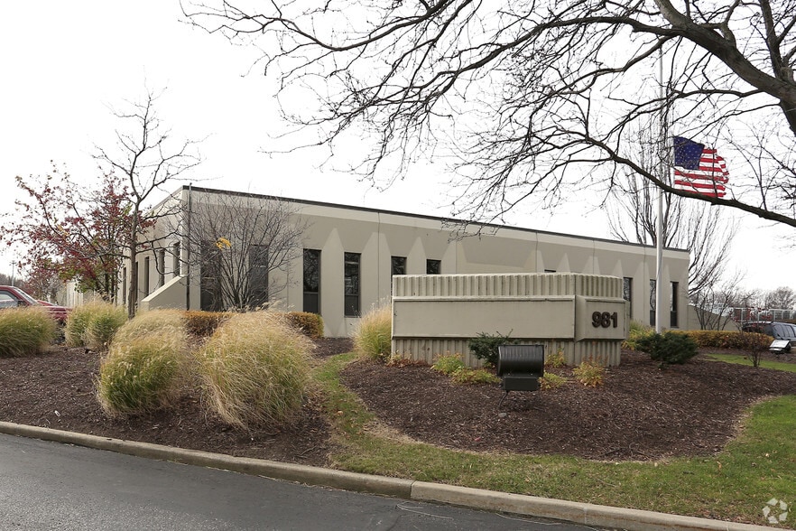 981 Keynote Cir, Brooklyn Heights, OH for lease - Building Photo - Image 1 of 8