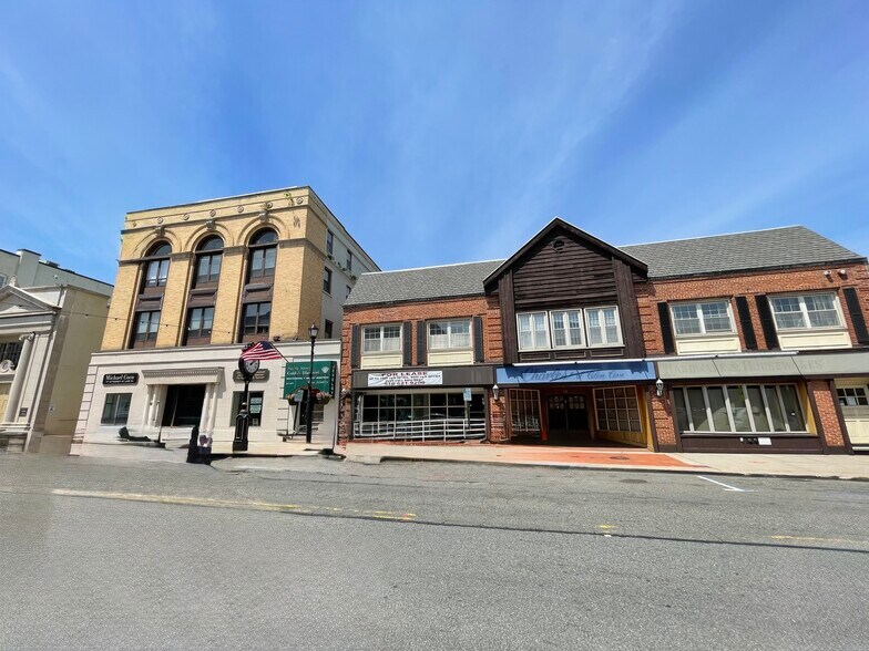 17-21 Glen St, Glen Cove, NY à louer - Photo du bâtiment - Image 1 de 40