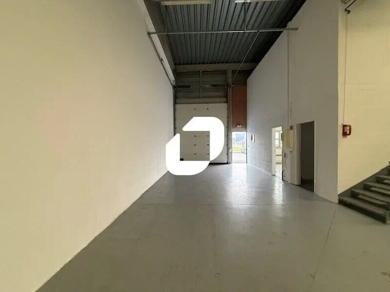 Flex in Chambly for lease - Building Photo - Image 3 of 6