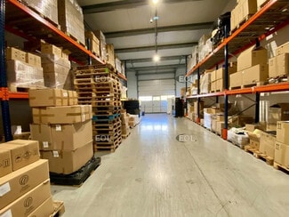 Plus de détails pour Local d'activités à louer