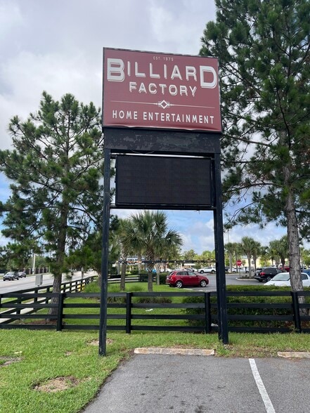 5585 University Blvd W, Jacksonville, FL for sale - Building Photo - Image 2 of 79