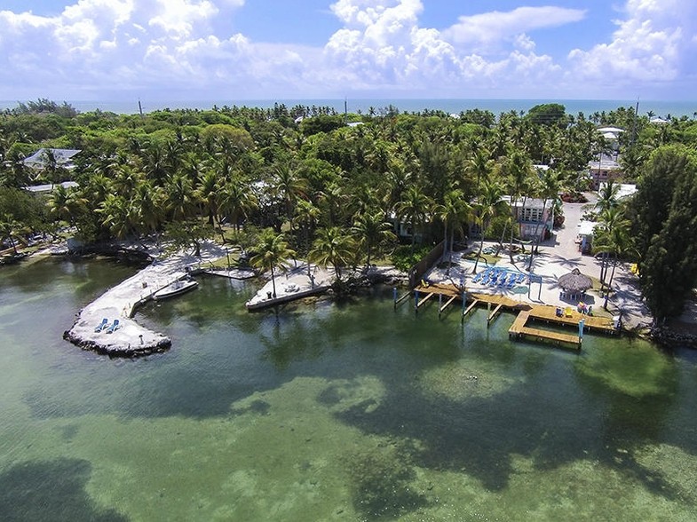 82216 Overseas Hwy, Islamorada, FL à vendre - Photo principale - Image 1 de 1