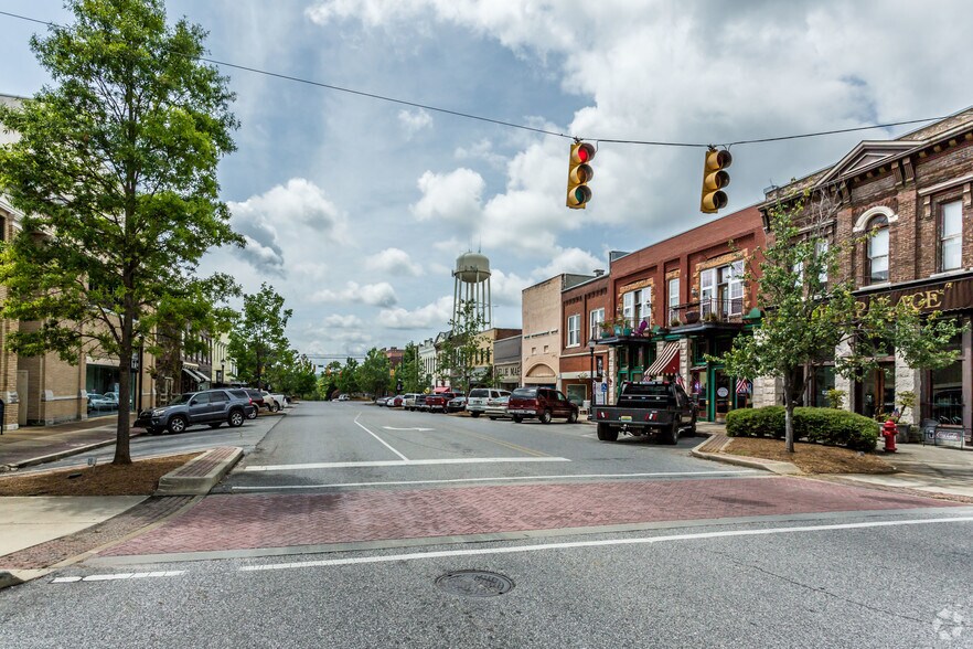 116 S Main St, Tuscumbia, AL à louer - Photo du bâtiment - Image 3 de 3