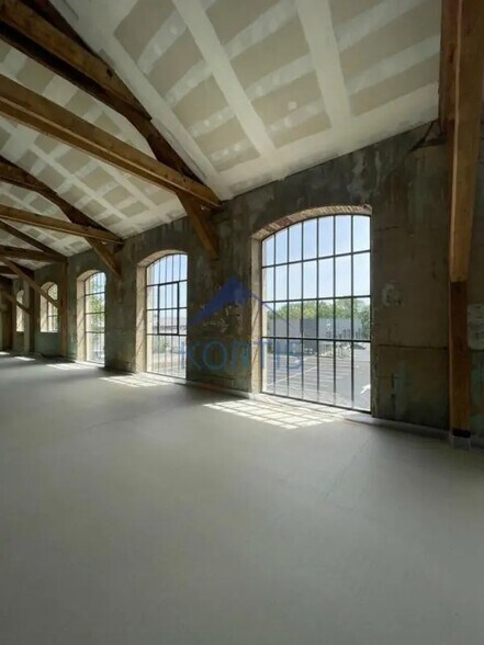 Office in Chaponost for lease - Interior Photo - Image 1 of 5