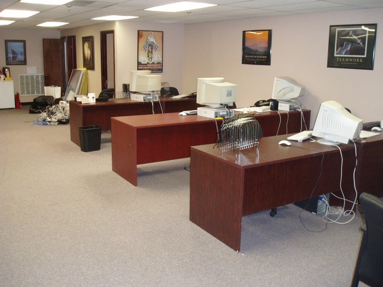 74 Main St, Woodbridge, NJ for lease - Interior Photo - Image 3 of 8