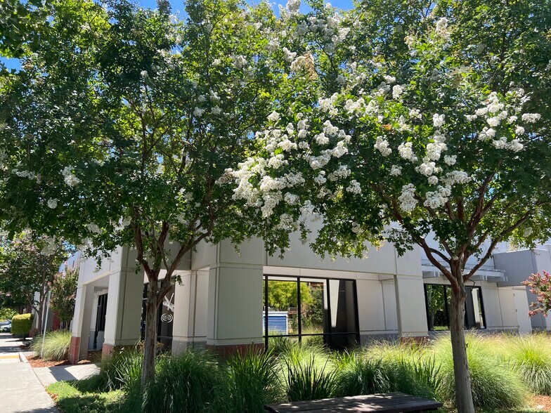 279 Cousteau Pl, Davis, CA à louer - Photo du bâtiment - Image 2 de 19