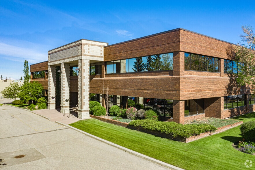 2609 15 St NE, Calgary, AB for lease - Building Photo - Image 1 of 13