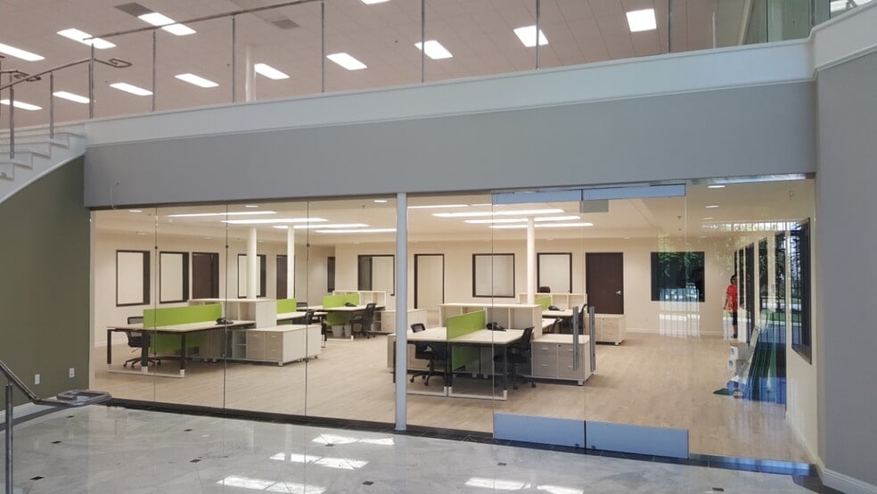 13825-13827 Benson Ave, Chino, CA for lease - Interior Photo - Image 3 of 7