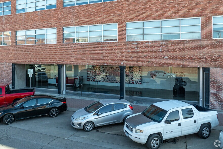 500 W Overland Ave, El Paso, TX à louer - Photo du bâtiment - Image 3 de 26
