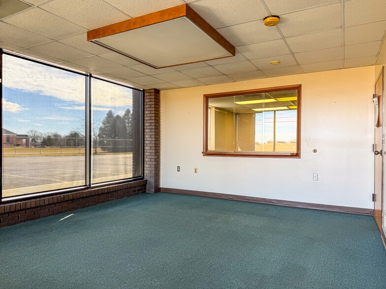 1679 E State Route 29, Urbana, OH for sale - Interior Photo - Image 3 of 29