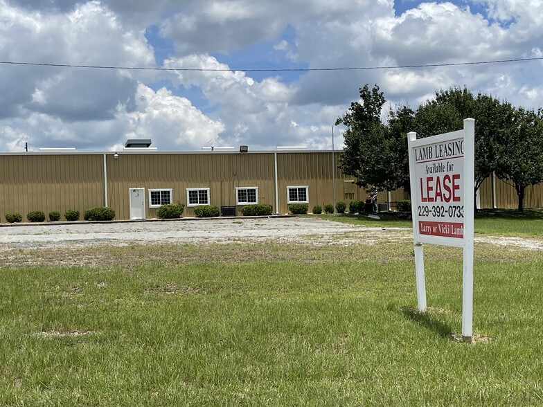 55 Lamb Loop, Tifton, GA for lease - Building Photo - Image 1 of 32