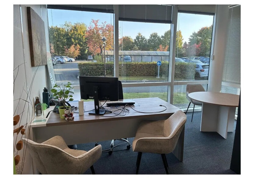 Office in Roissy-en-France for lease - Interior Photo - Image 3 of 10