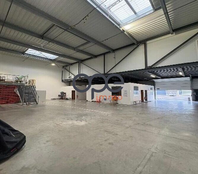 Industrial in Villeneuve-la-Garenne for lease - Interior Photo - Image 3 of 3