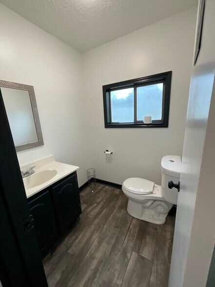 4890 W Main Street, League City, TX à louer - Photo intérieure - Image 3 de 17
