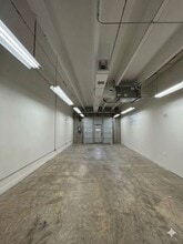 590 SW 9th Ter, Pompano Beach, FL for lease Interior Photo- Image 2 of 3