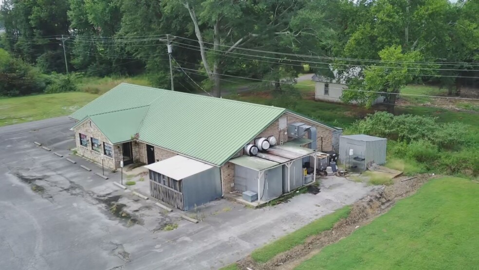 607 4th St NW, Red Bay, AL for sale - Building Photo - Image 1 of 28