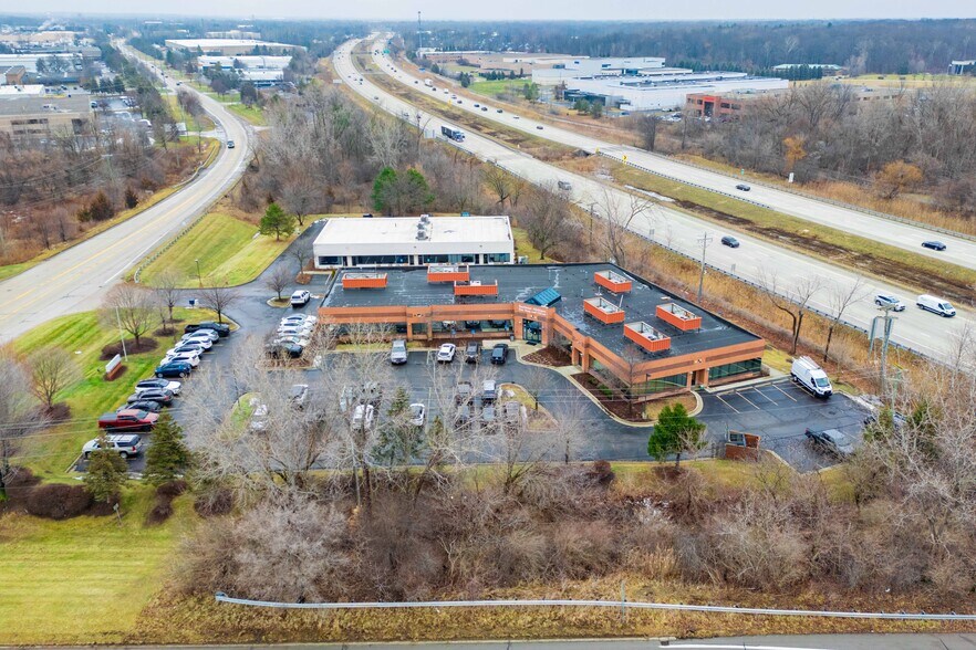 6810-6850 N Haggerty Rd, Canton Township, MI à louer - Photo du bâtiment - Image 2 de 15