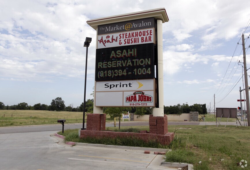 8010 E 106th St S, Tulsa, OK à louer - Photo du bâtiment - Image 3 de 4