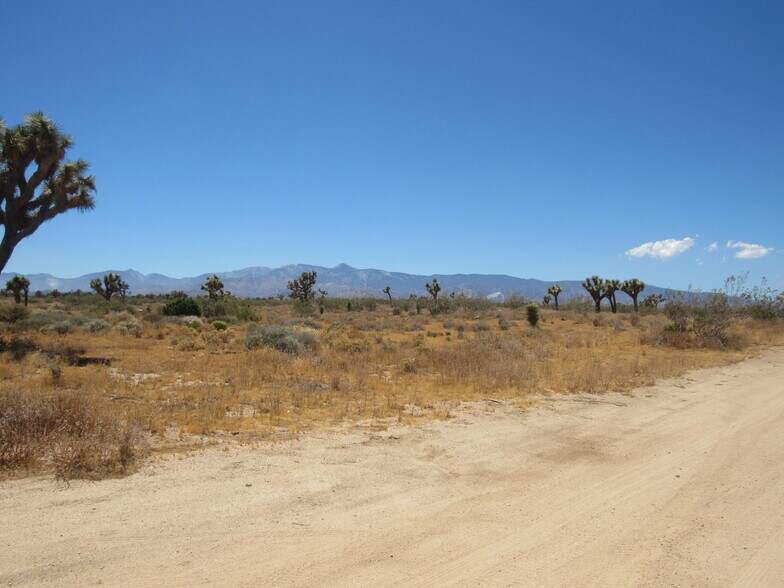 Goss Rd, Phelan, CA à vendre - Photo du bâtiment - Image 2 de 5