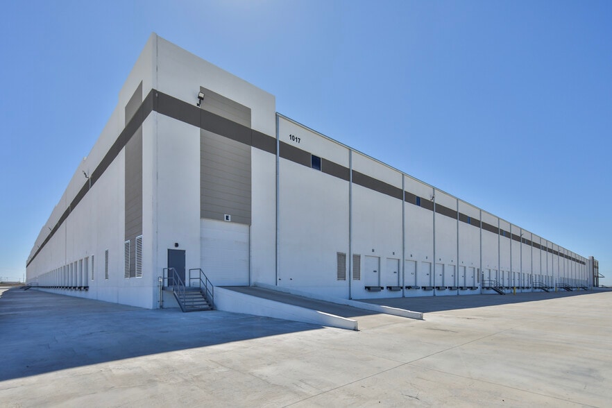 1017 Northway Ln, Laredo, TX for lease - Building Photo - Image 3 of 8