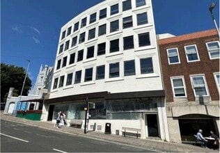 Dyke Rd, Brighton à louer Photo du bâtiment- Image 1 de 6