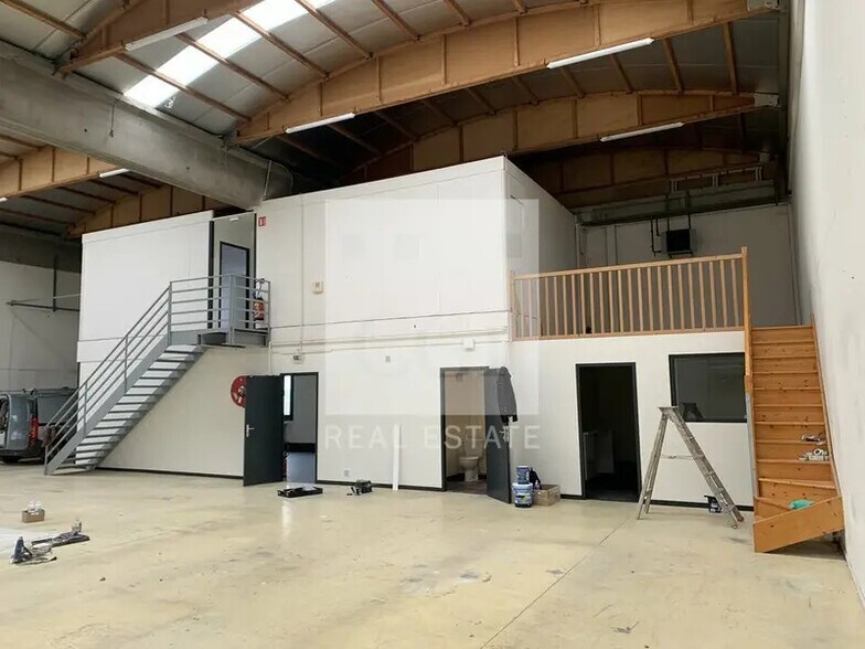 11-13 Chemin De L'Industrie, Dardilly for lease - Interior Photo - Image 2 of 9