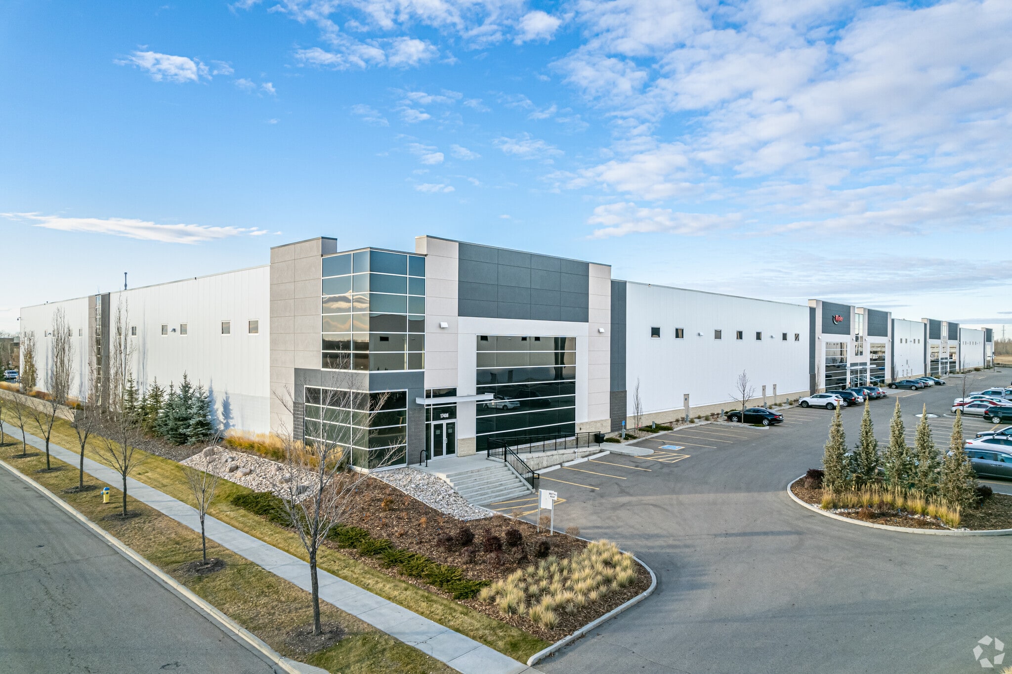 17424 129 Av NW, Edmonton, AB for lease Primary Photo- Image 1 of 5