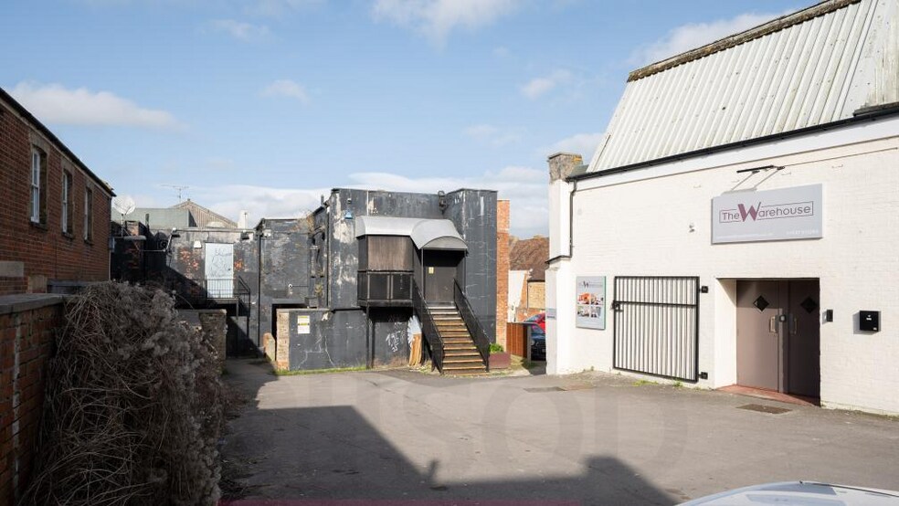 15 High St, Yeovil for sale - Building Photo - Image 3 of 5