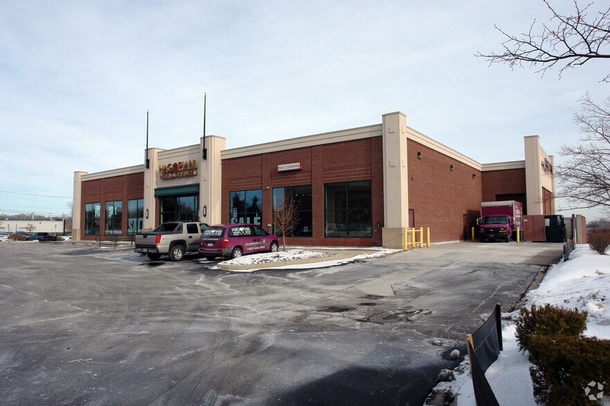 43223-43235 W 12 Mile Rd, Novi, MI à vendre - Photo du bâtiment - Image 3 de 11