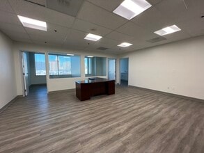 420 E 3rd St, Los Angeles, CA for lease Interior Photo- Image 2 of 4