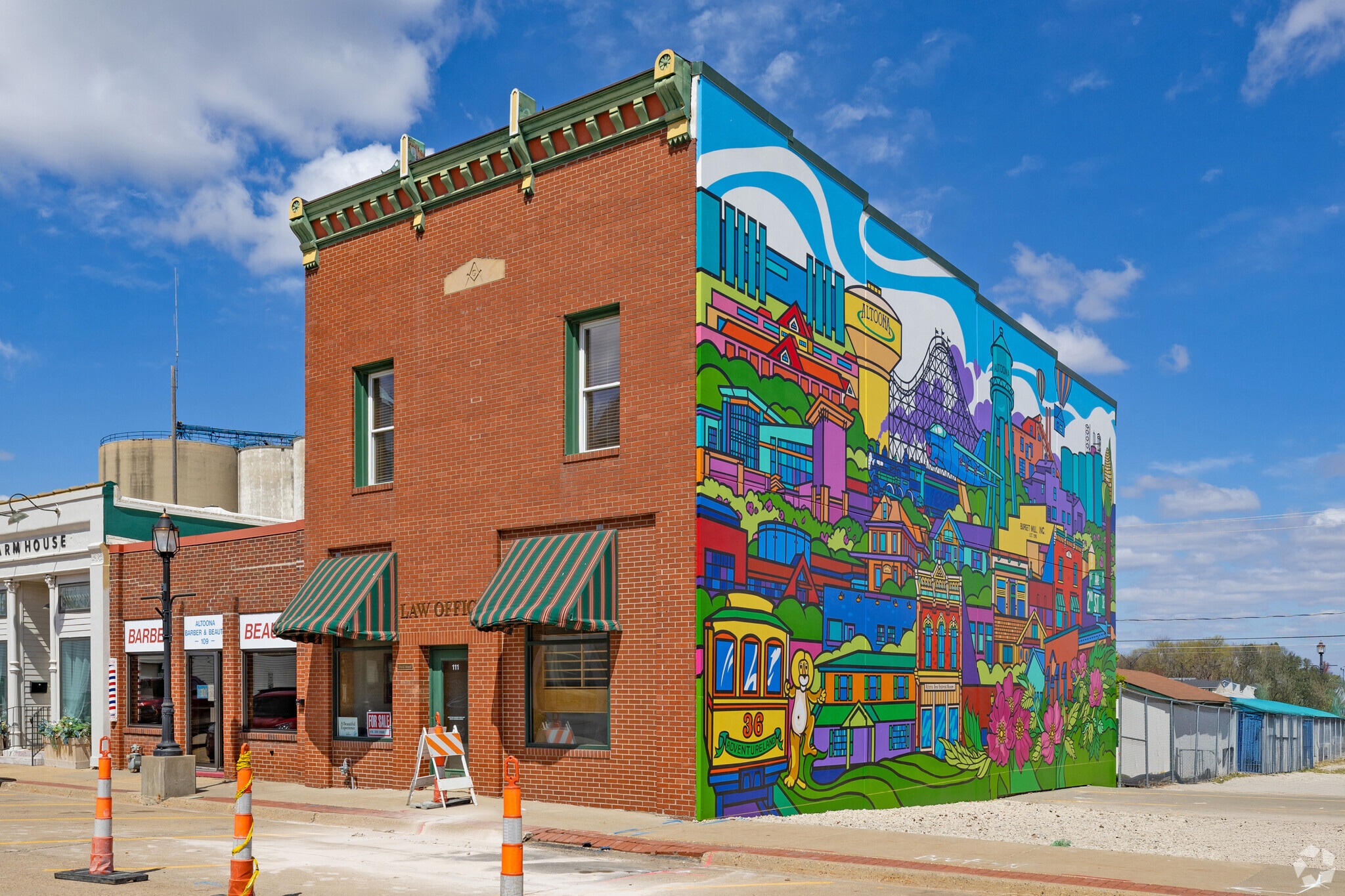 111 2nd St SE, Altoona, IA à louer Photo principale- Image 1 de 3