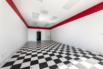 14701-14721 Princeton Ave, Moorpark, CA à louer Photo du bâtiment- Image 2 de 3