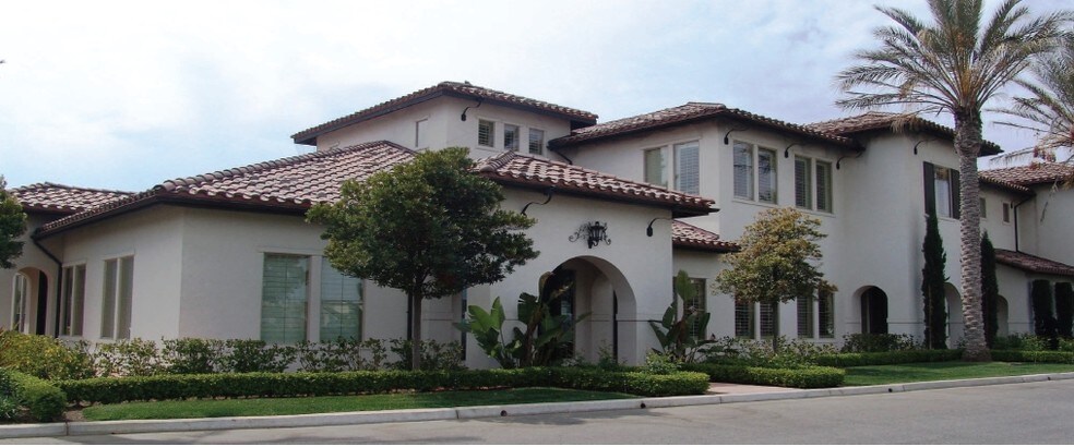 7550 N Palm Ave, Fresno, CA à louer - Photo du bâtiment - Image 3 de 4