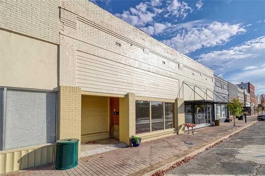 109-117 S Main St, Eufaula, OK for sale - Primary Photo - Image 1 of 13
