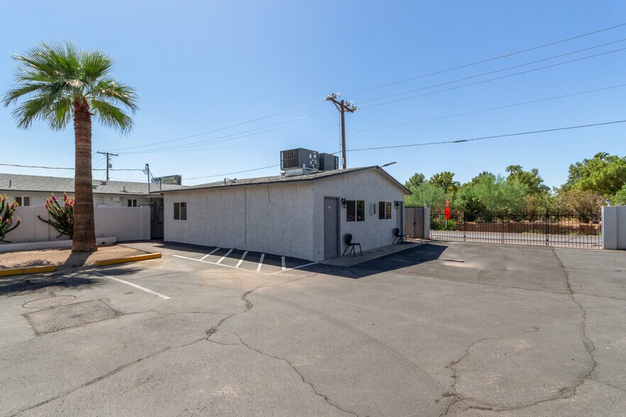 8008 E Main St, Mesa, AZ à vendre - Photo du bâtiment - Image 2 de 121