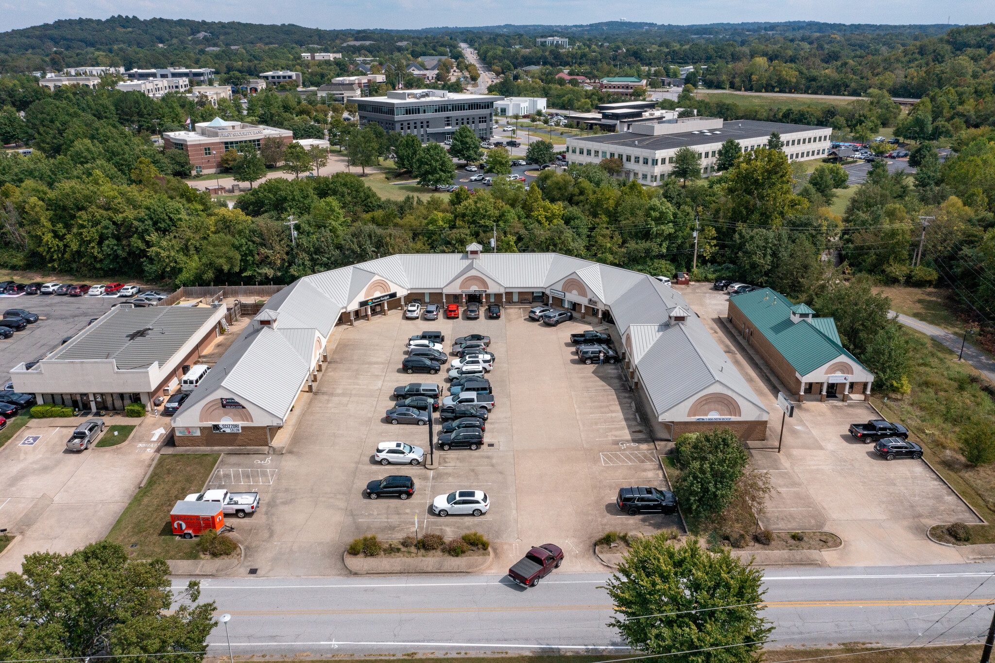 3810 N Front St, Fayetteville, AR for lease Building Photo- Image 1 of 4