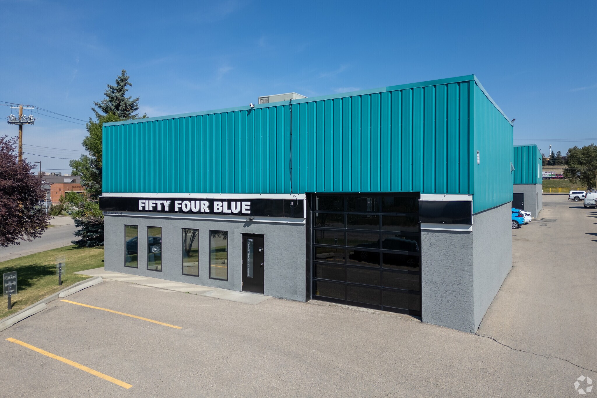 4607 8A St NE, Calgary, AB for sale Primary Photo- Image 1 of 1