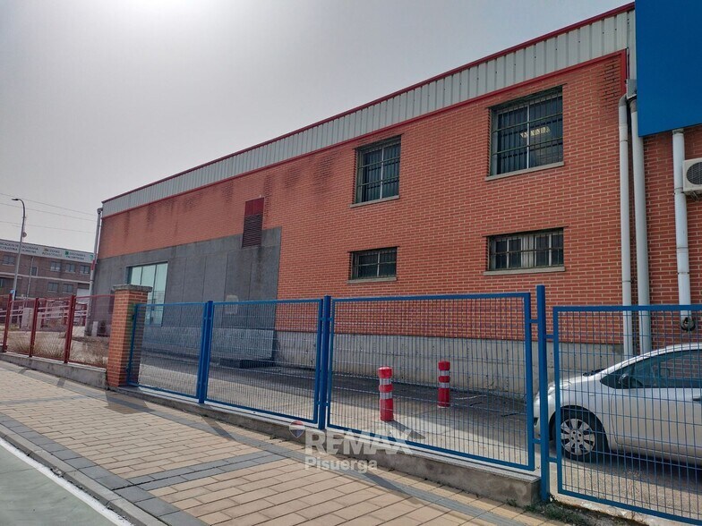 Calle Cobalto, 24, Valladolid, Valladolid for lease - Building Photo - Image 3 of 46