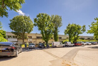 Plus de détails pour Local d'activités à louer