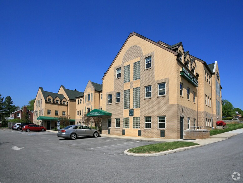 1212 York Rd, Lutherville, MD à vendre - Photo du bâtiment - Image 3 de 21