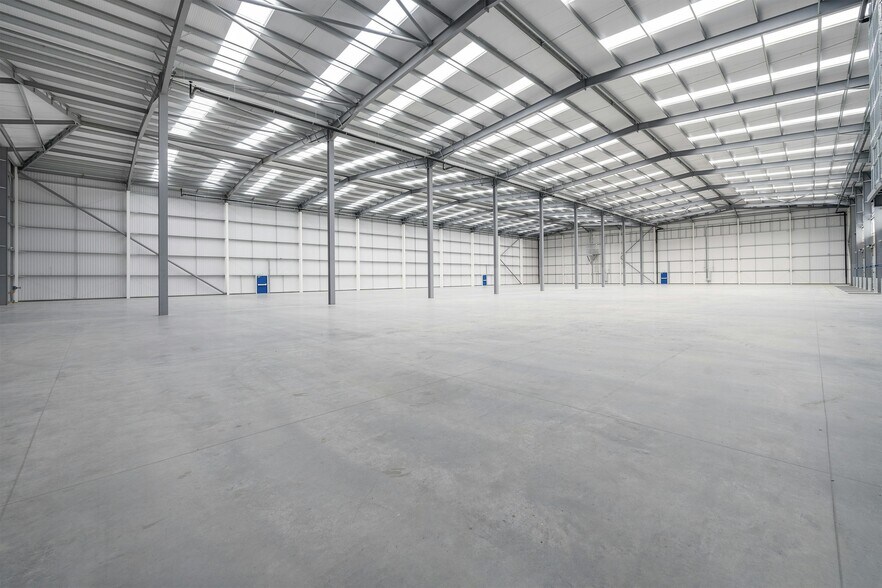 6 Alfreds Way, Barking à louer - Photo du bâtiment - Image 2 de 34