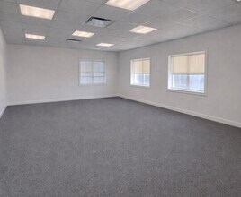 133 E Putnam Ave, Cos Cob, CT à louer Photo intérieure- Image 2 de 7