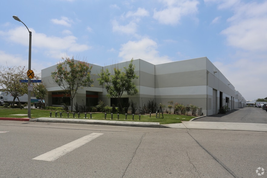 492-496 W Meats Ave, Orange, CA for lease - Primary Photo - Image 1 of 6