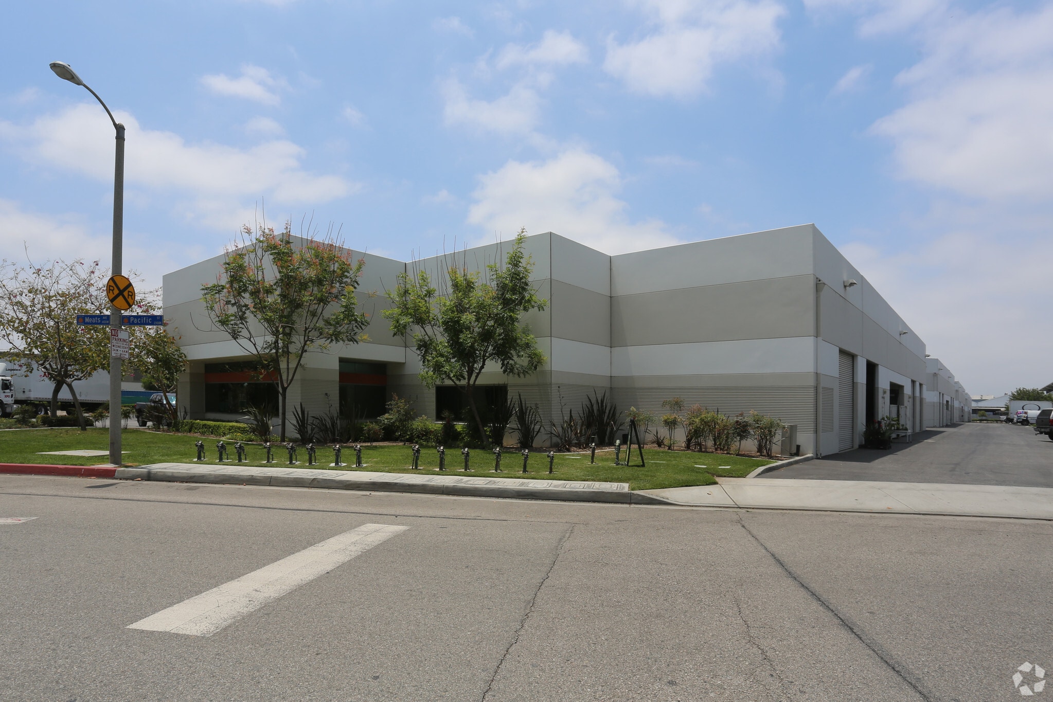 492-496 W Meats Ave, Orange, CA for lease Primary Photo- Image 1 of 7