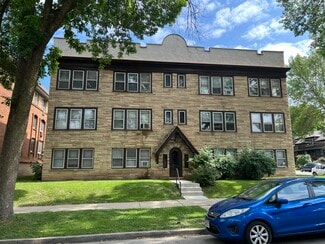 Plus de détails pour 2706 N Frederick Ave, Milwaukee, WI - Multi-résidentiel à vendre