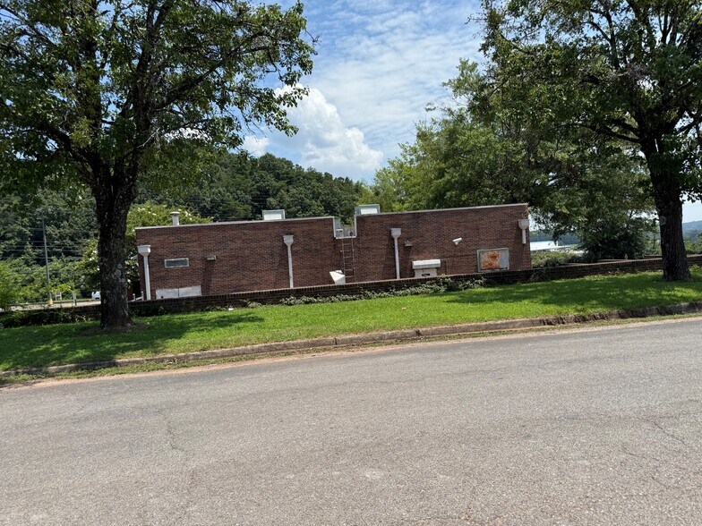 7201 Crestwood Blvd, Birmingham, AL à vendre - Photo du bâtiment - Image 3 de 7