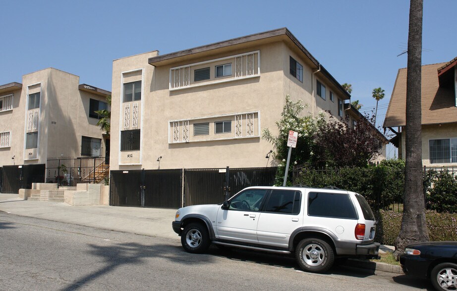 932 Fedora St, Los Angeles, CA à vendre - Photo du bâtiment - Image 2 de 10