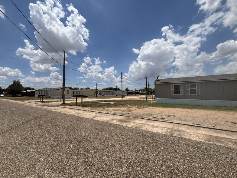 Snyder Mobile Home Park portfolio of 2 properties for sale on LoopNet.ca - Building Photo - Image 3 of 17